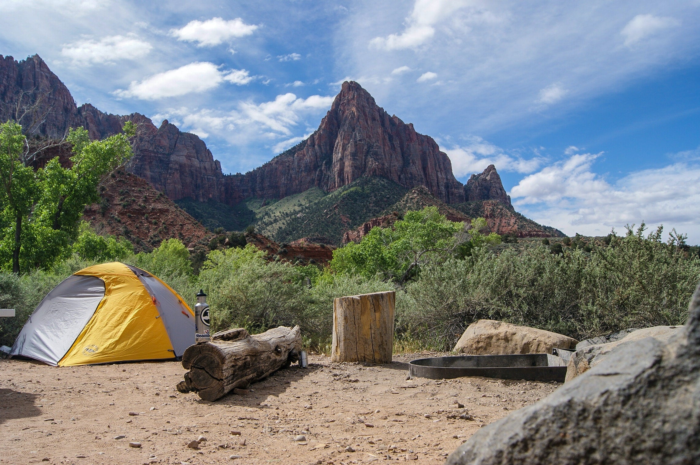 THE SECRETS TO CHOOSING THE RIGHT CAMPING SUPPLIES